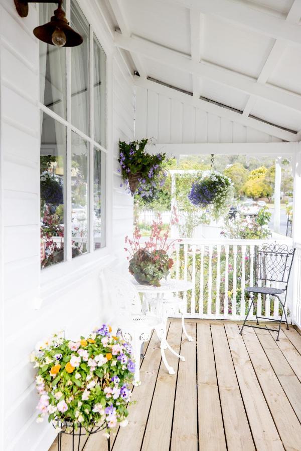 - Boutique Bed & Breakfast *